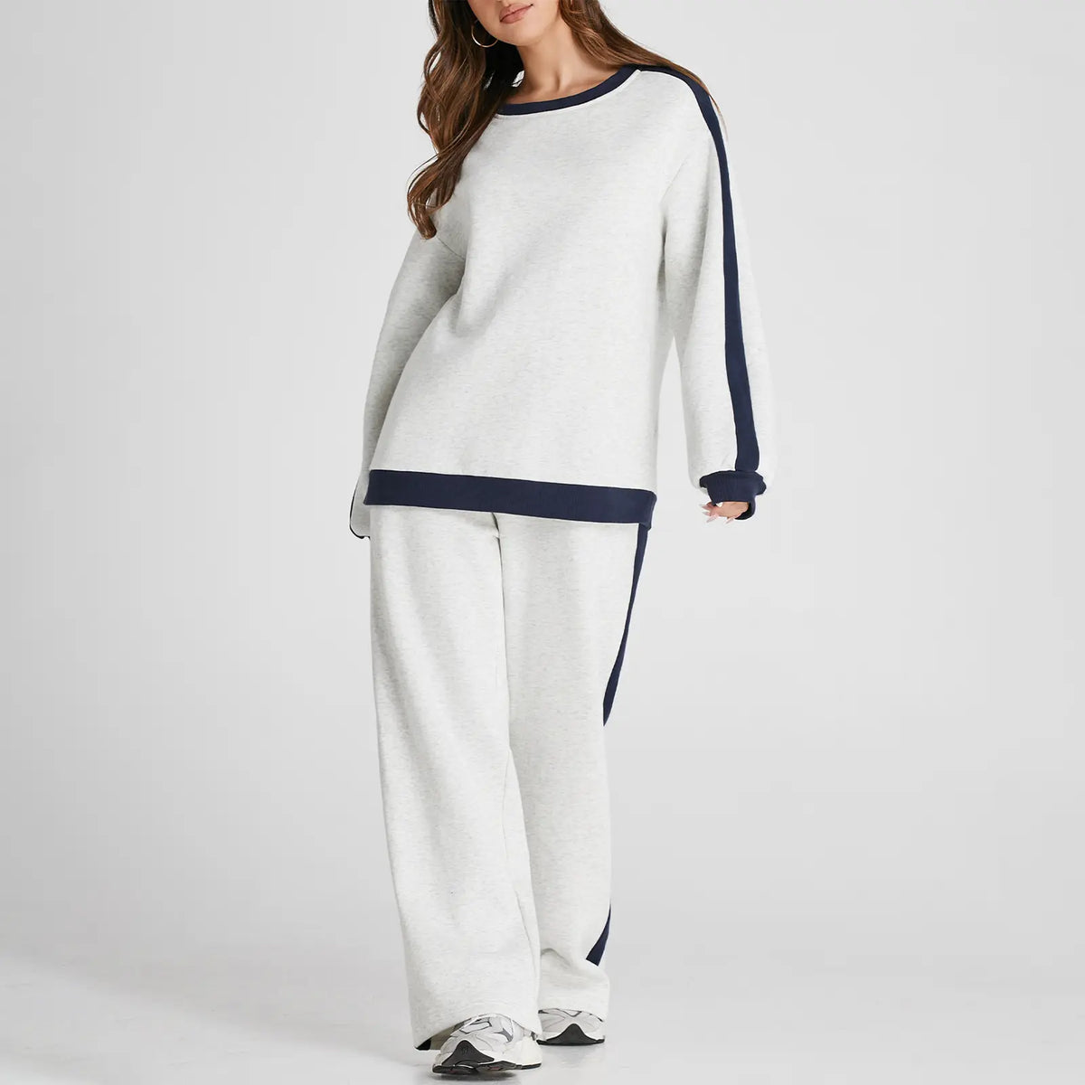 Aleumdr Women'S 2-Piece Fleece Sweatsuit Matching Set - Crewneck Sweatshirt, Straight Leg Sweatpants, Sweatset Style, Soft Fleece Feels Gentle on Skin, Loose Cut Lets You Stretch Freely, Great for Yoga, Walks, Lounging, 2 Piece Pants Set Women, Great For,